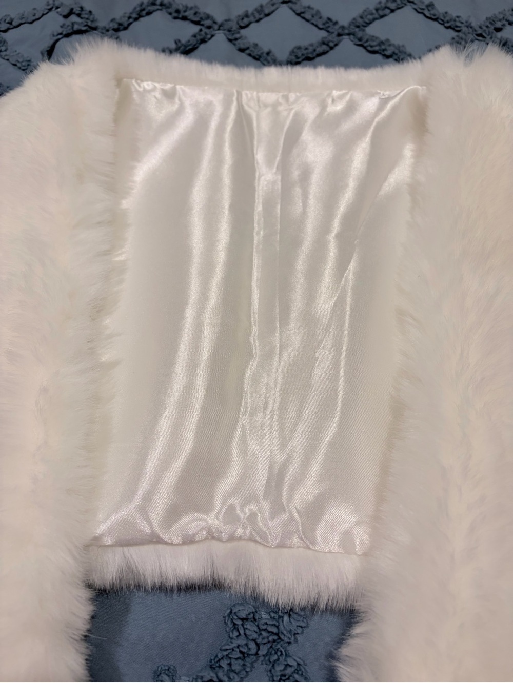 White Faux Fur Bridal Stole Wrap Shawl Winter Wedding Cover Up - Picture 6 of 11